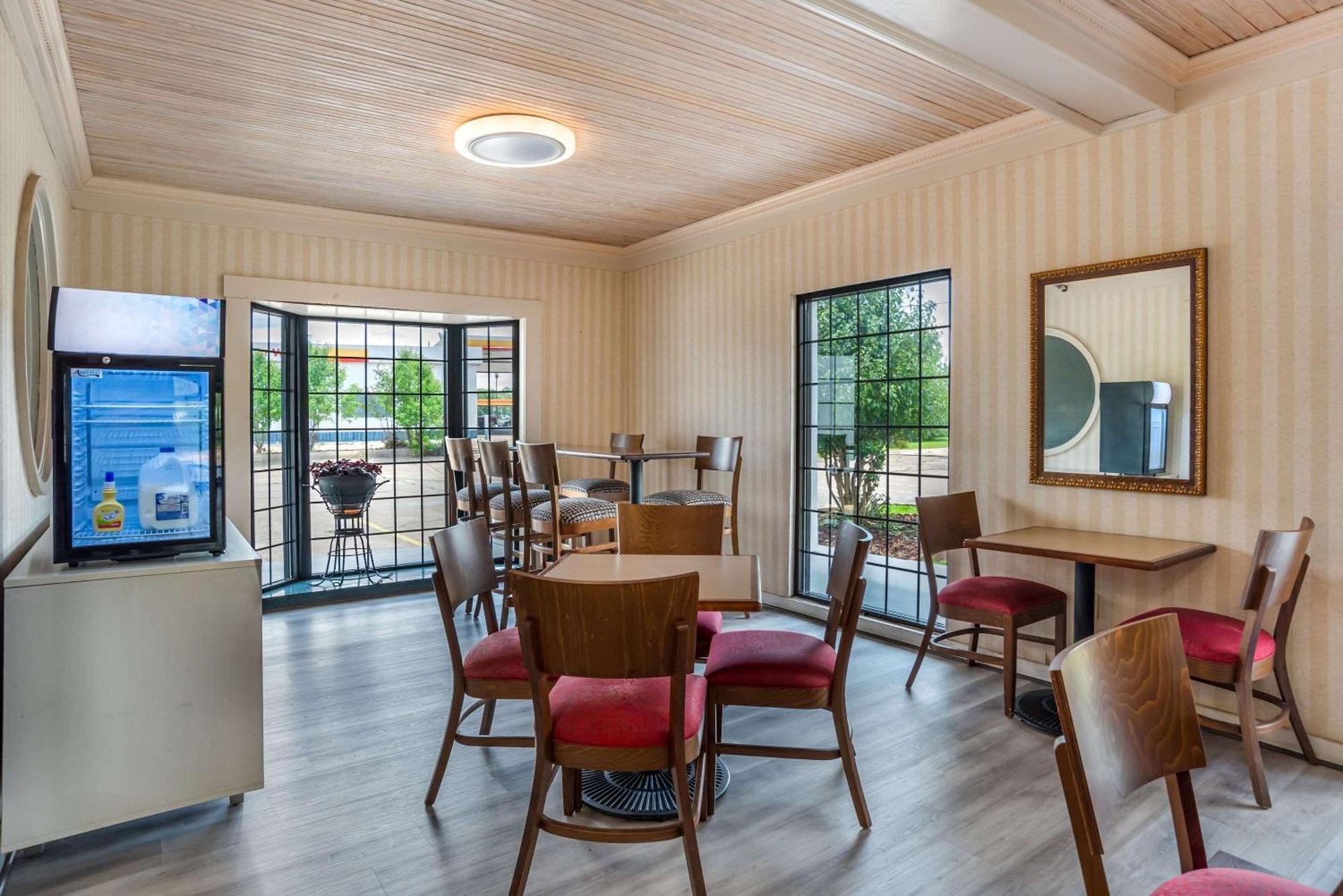 Econo Lodge Inn & Suites Philadelphia Extérieur photo