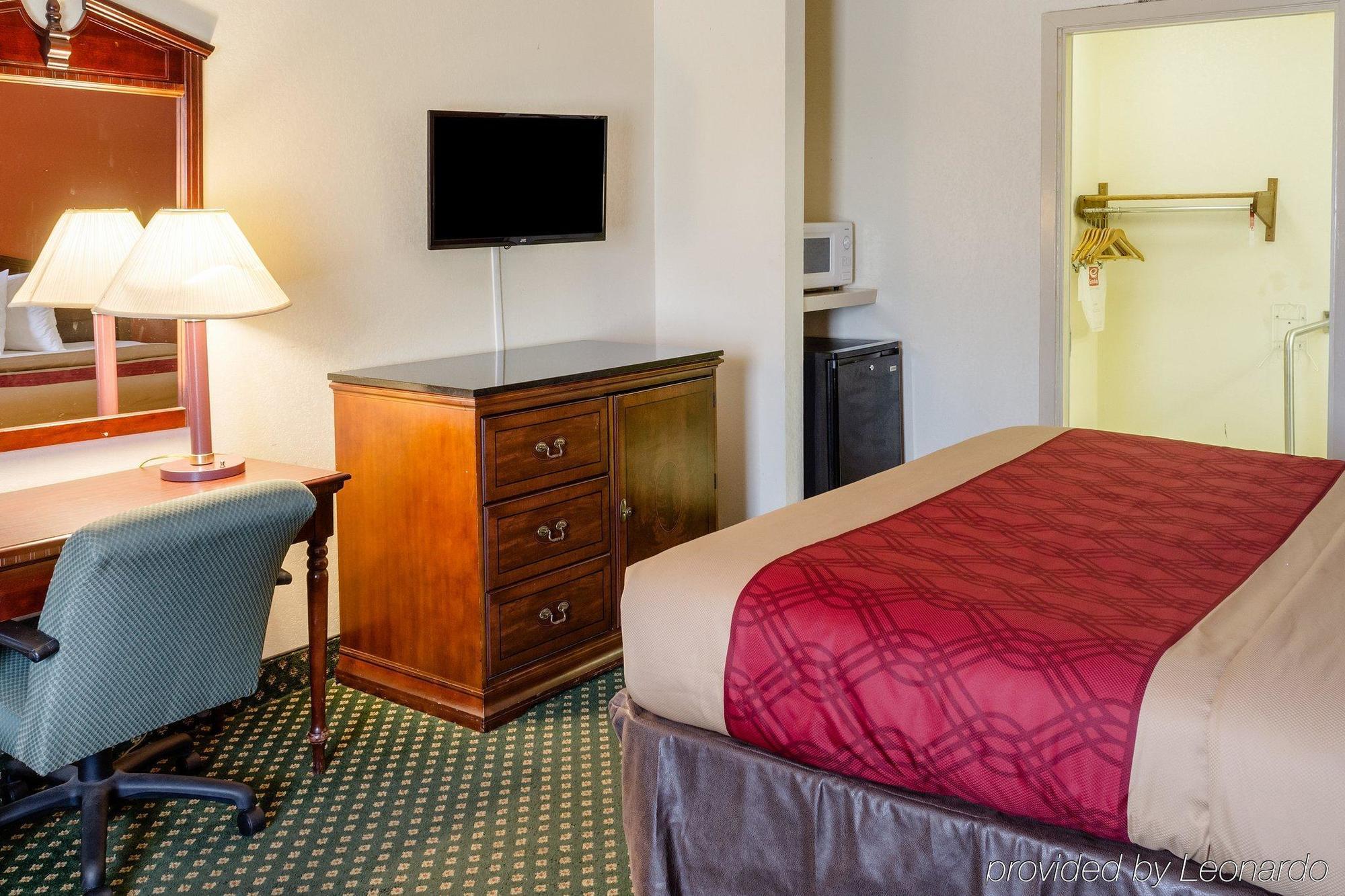 Econo Lodge Inn & Suites Philadelphia Extérieur photo